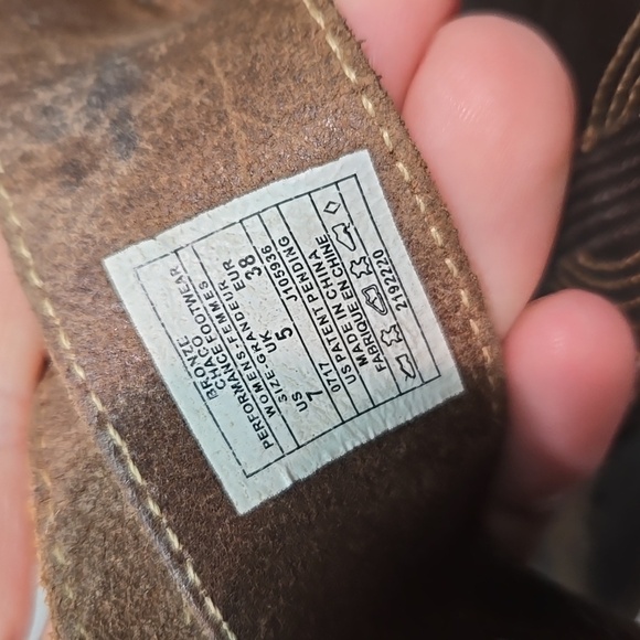 Chaco Women Bronze Thong Leather Sandals Flats shoes sz 7 - Picture 12 of 13